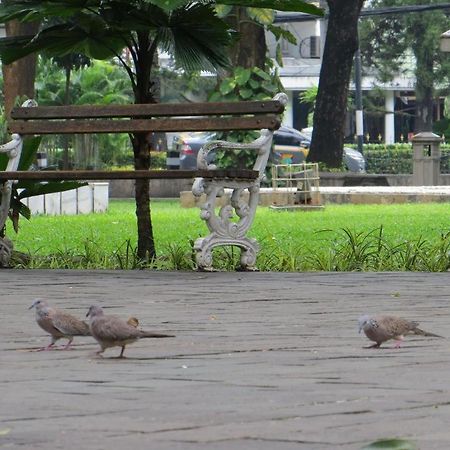 Vaccinated Staff - OYO 146 Menteng Residence Yakarta Exterior foto